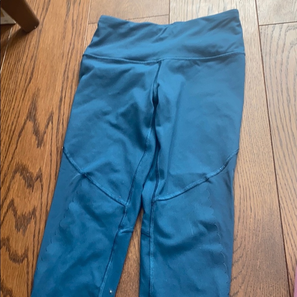 Victoria Sport Blue Mesh Capris